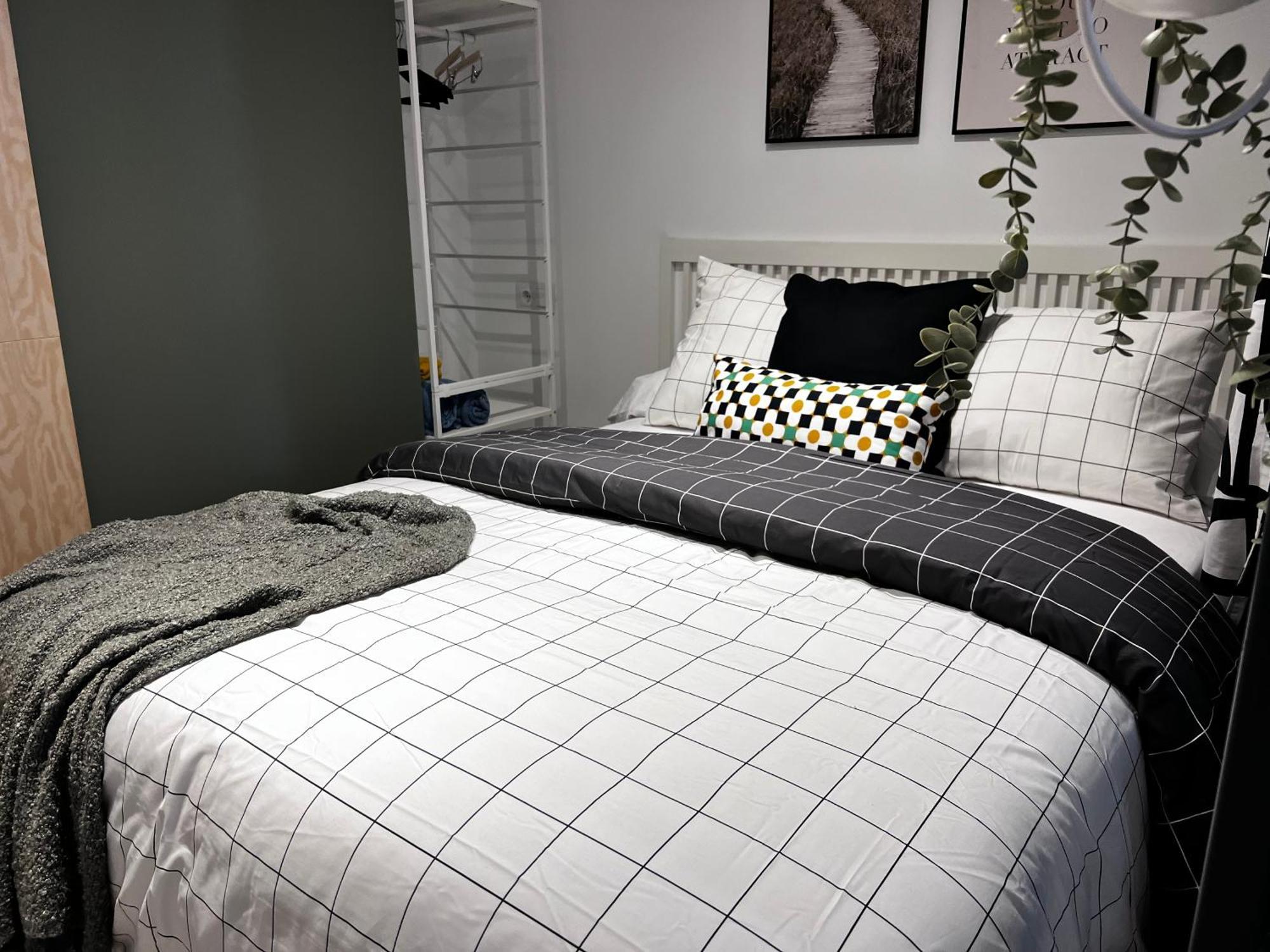 Sg Apartamentos, Silio 4B At 47-79 Валадоид Екстериор снимка
